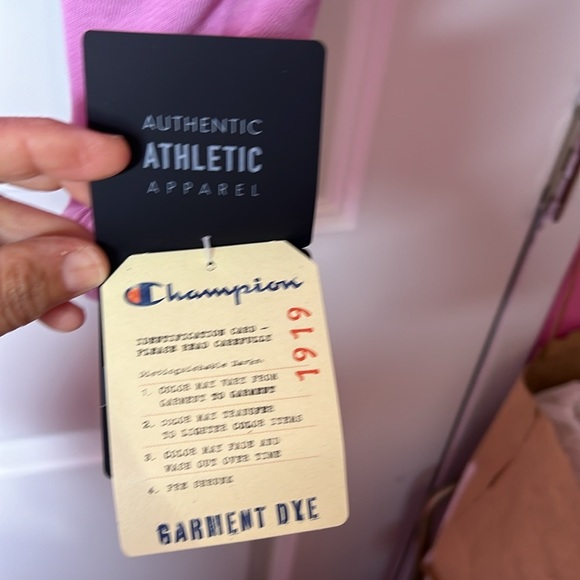 Champion Women's Pink Sweatshirt ✅NEW - Picture 6 of 9